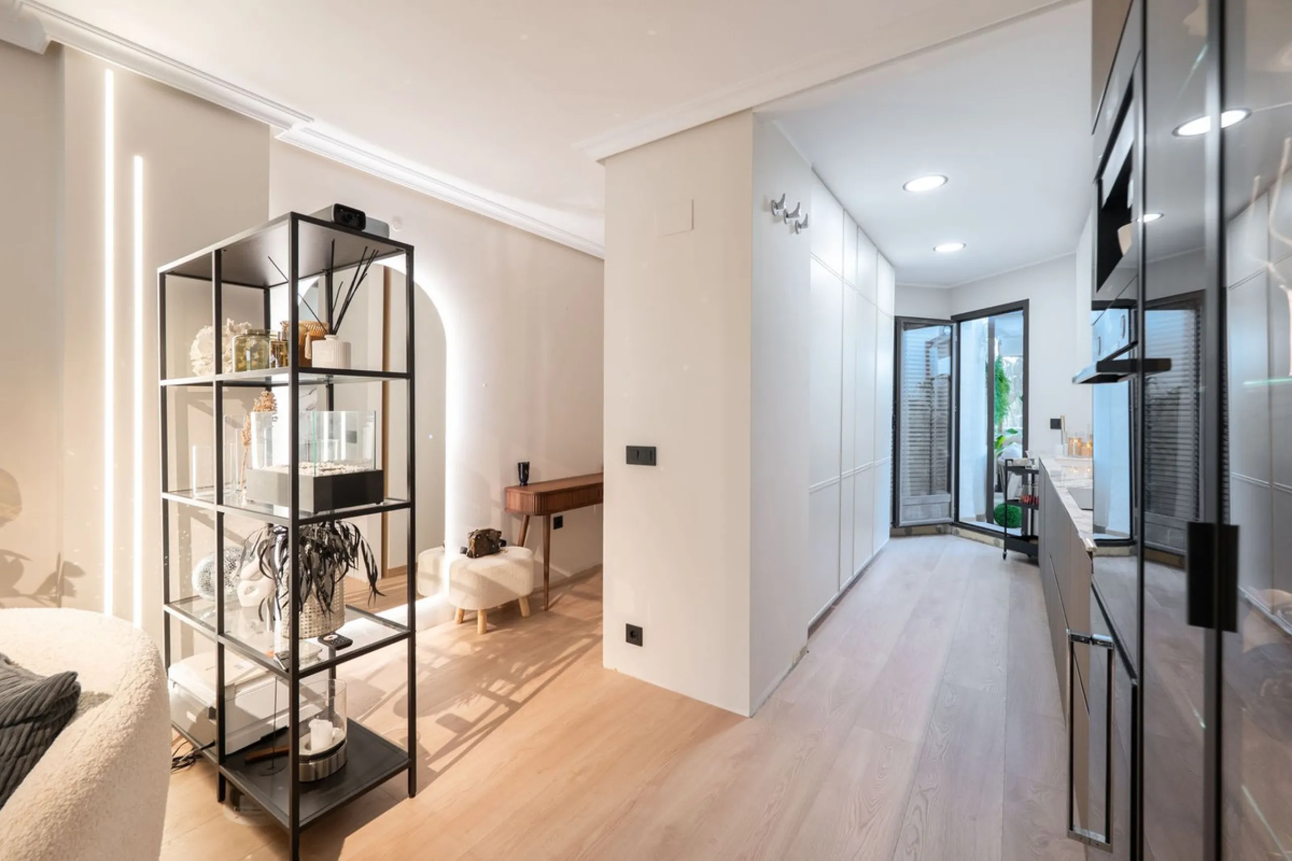 Stylish Ground Floor Apartment with Garden in Sunset Golf