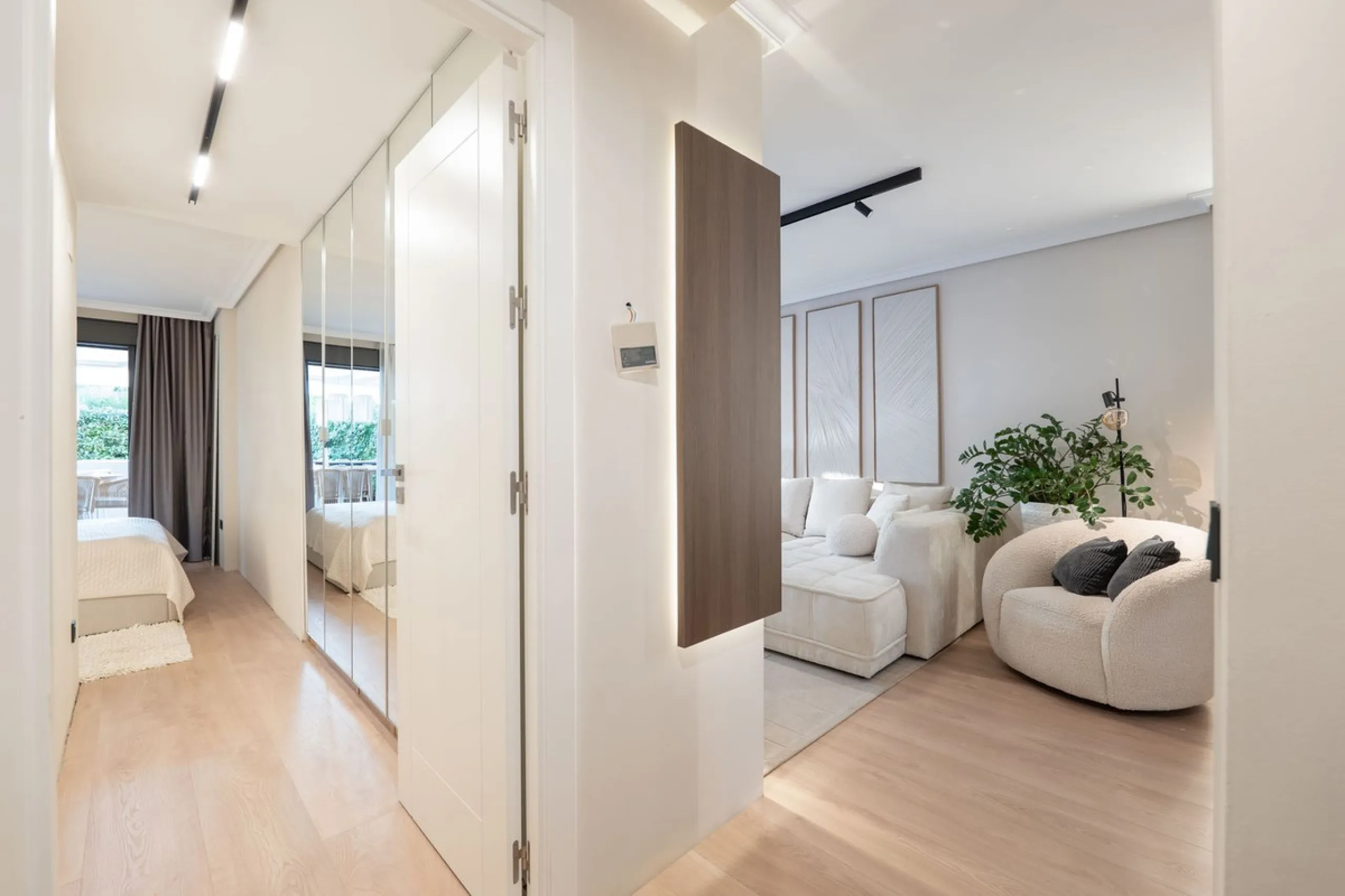 Stylish Ground Floor Apartment with Garden in Sunset Golf