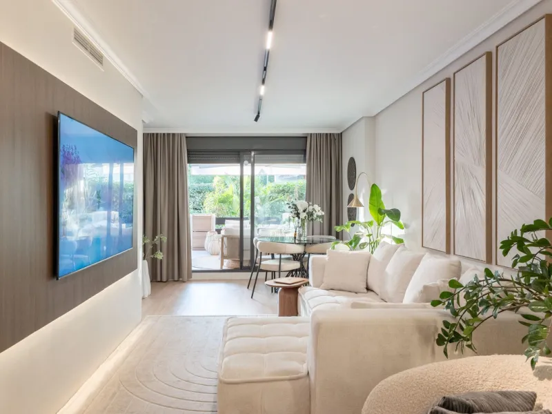 Stylish Ground Floor Apartment with Garden in Sunset Golf