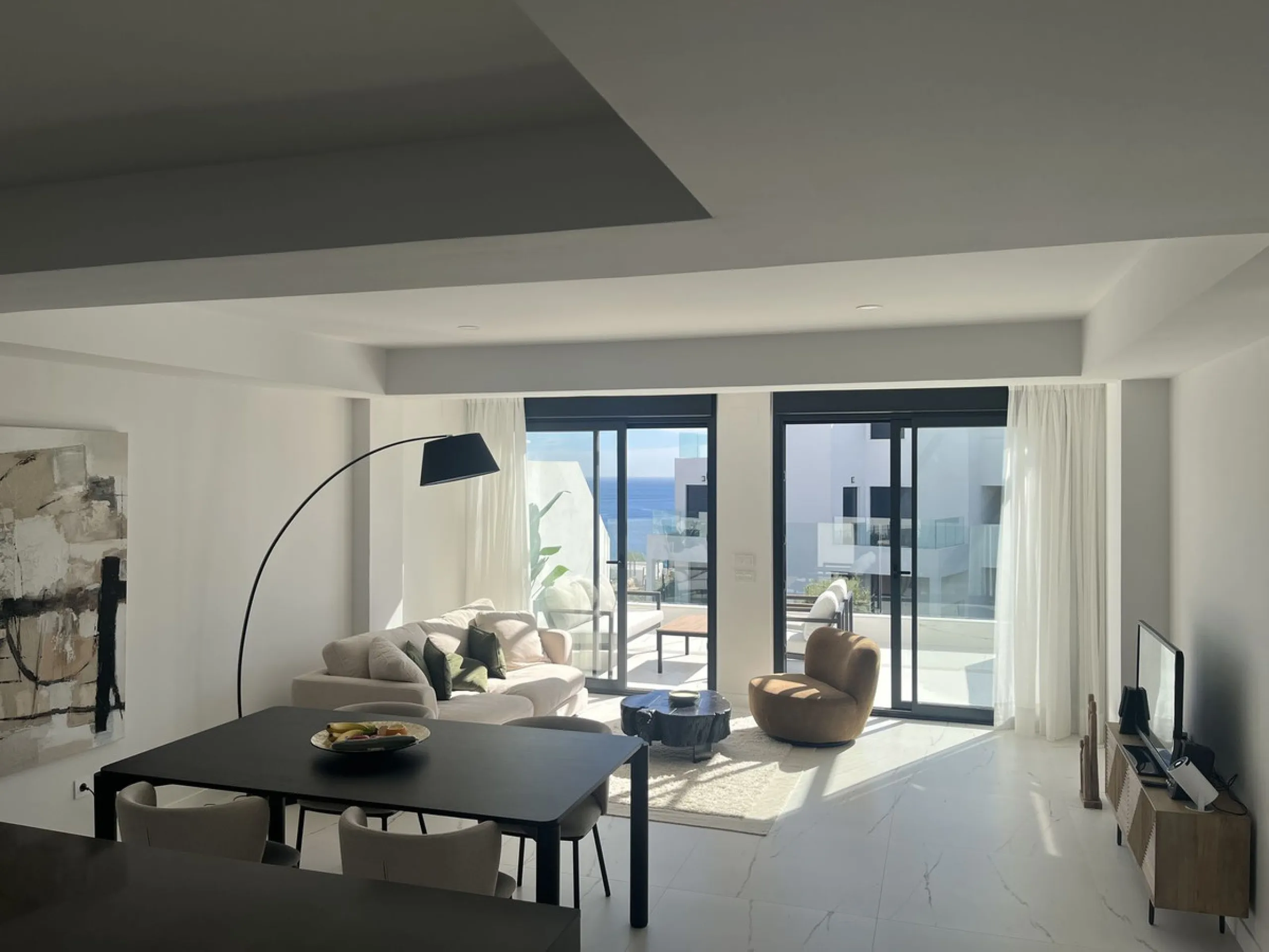 Modern 2-Bed Apartment with great terrace on the first floor with Sea & Mountain Views – Azata Delmare, Estepona/ Casares Costa