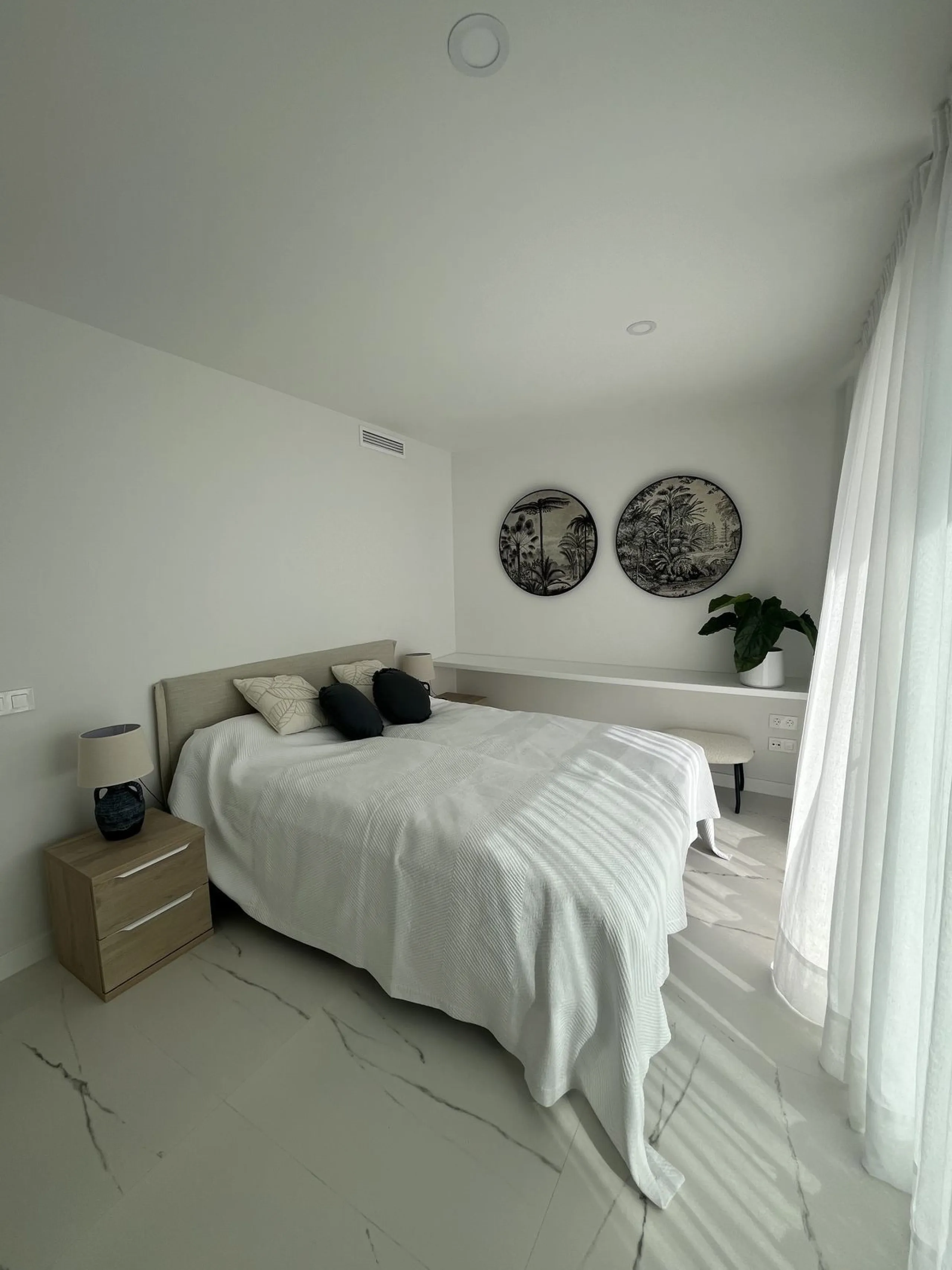Modern 2-Bed Apartment with great terrace on the first floor with Sea & Mountain Views – Azata Delmare, Estepona/ Casares Costa