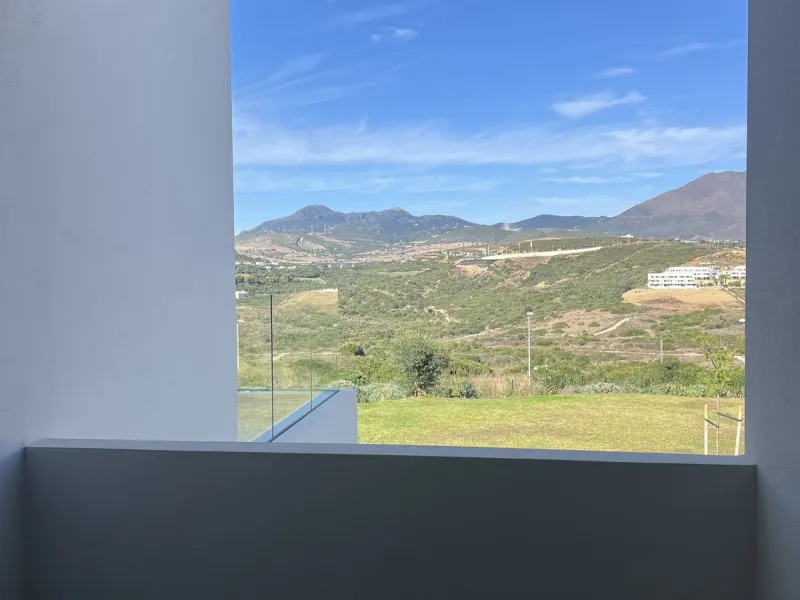 Modern 2-Bed Apartment with great terrace on the first floor with Sea & Mountain Views – Azata Delmare, Estepona/ Casares Costa