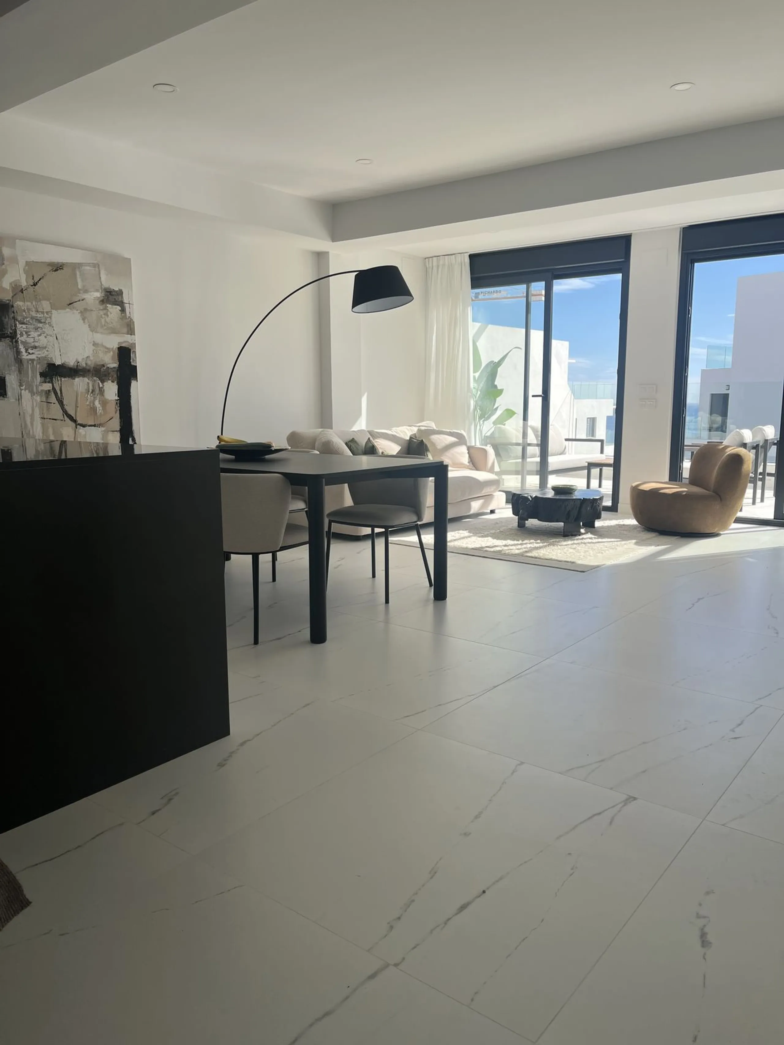 Modern 2-Bed Apartment with great terrace on the first floor with Sea & Mountain Views – Azata Delmare, Estepona/ Casares Costa
