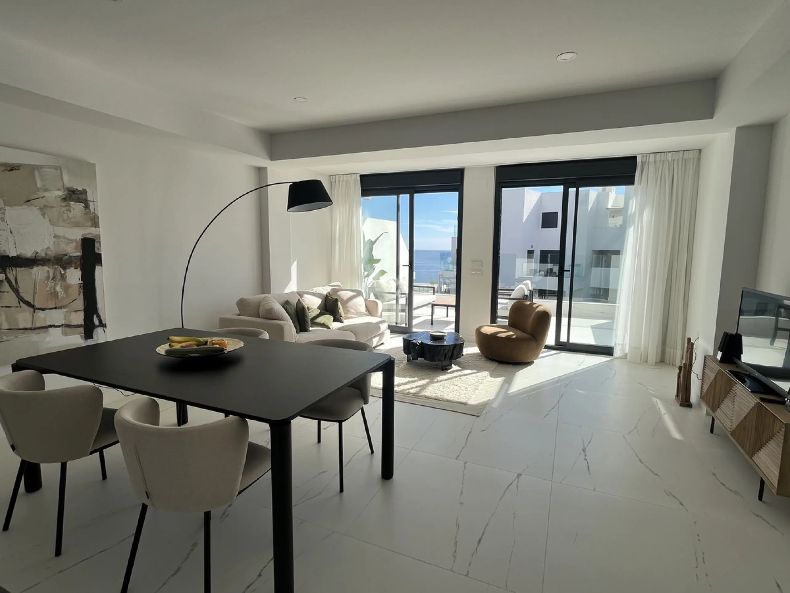 Modern 2-Bed Apartment with great terrace on the first floor with Sea & Mountain Views – Azata Delmare, Estepona/ Casares Costa