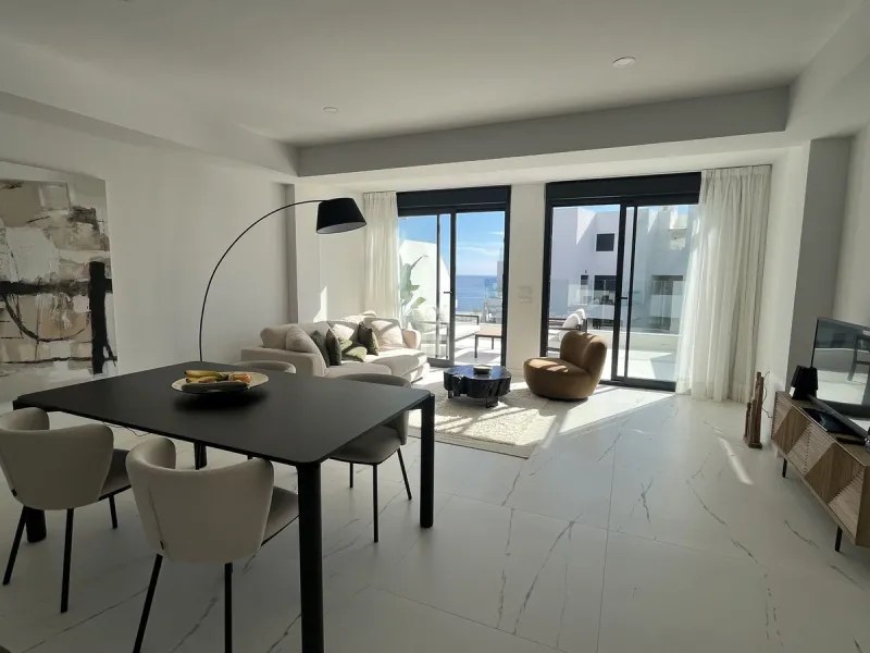 Modern 2-Bed Apartment with great terrace on the first floor with Sea & Mountain Views – Azata Delmare, Estepona/ Casares Costa