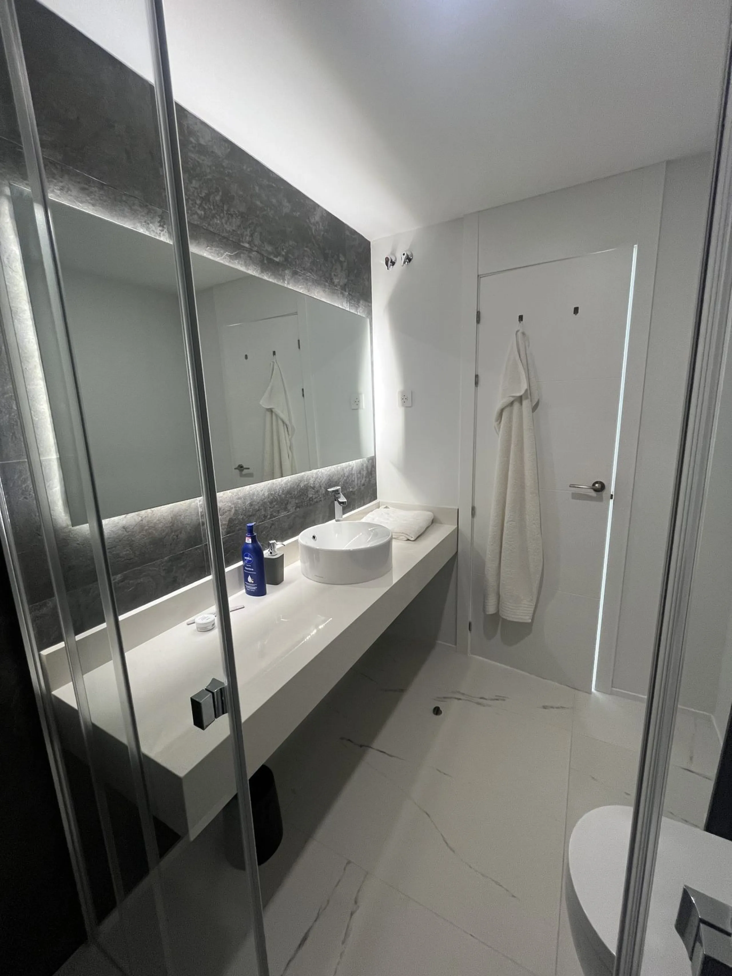 Modern 2-Bed Apartment with great terrace on the first floor with Sea & Mountain Views – Azata Delmare, Estepona/ Casares Costa