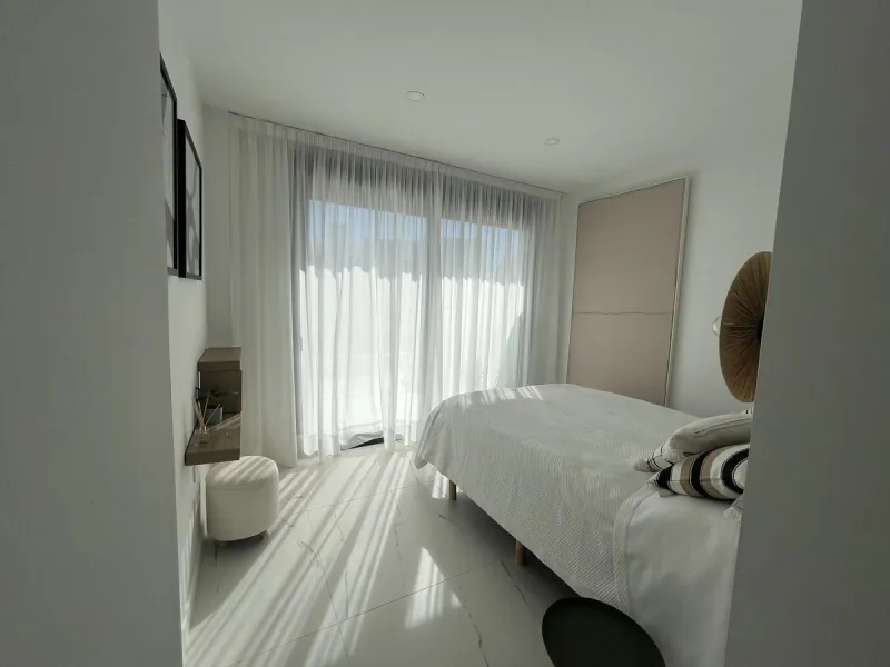 Modern 2-Bed Apartment with great terrace on the first floor with Sea & Mountain Views – Azata Delmare, Estepona/ Casares Costa