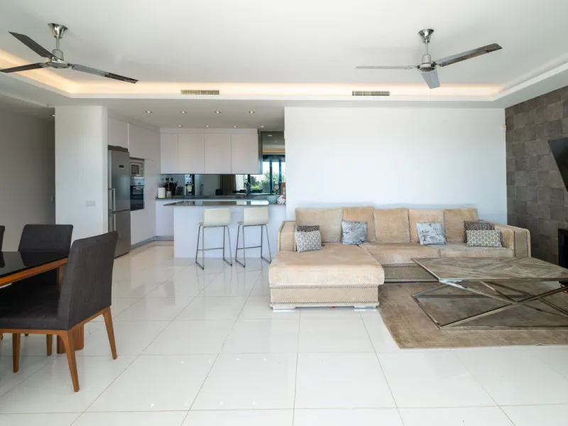 Discover the perfect blend of modern luxury and tranquility in this beautifully renovated 3-bedroom ground-floor apartment located in the prestigious Atalaya Hills. Offering breathtaking views over lush gardens, this stunning corner unit provides exceptio