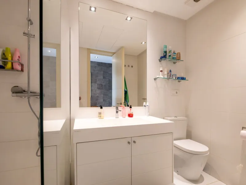 Discover the perfect blend of modern luxury and tranquility in this beautifully renovated 3-bedroom ground-floor apartment located in the prestigious Atalaya Hills. Offering breathtaking views over lush gardens, this stunning corner unit provides exceptio