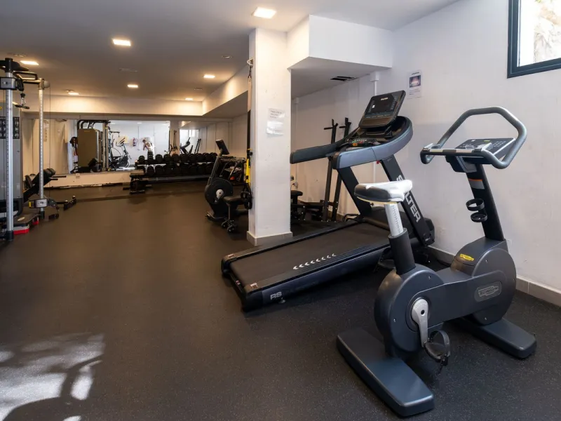 Discover the perfect blend of modern luxury and tranquility in this beautifully renovated 3-bedroom ground-floor apartment located in the prestigious Atalaya Hills. Offering breathtaking views over lush gardens, this stunning corner unit provides exceptio