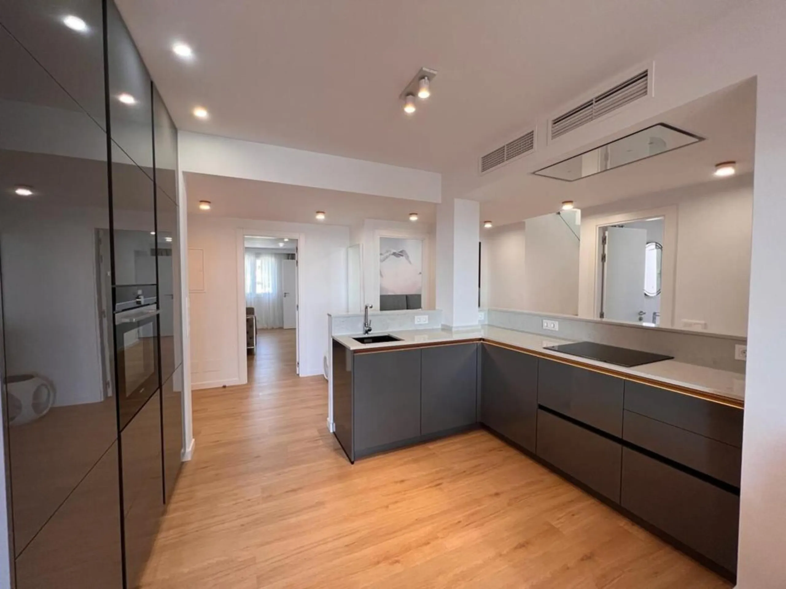 Fabulous penthouse located in a gated community with 24 hour security in Las Salinas, Guadalmansa next to the beach.