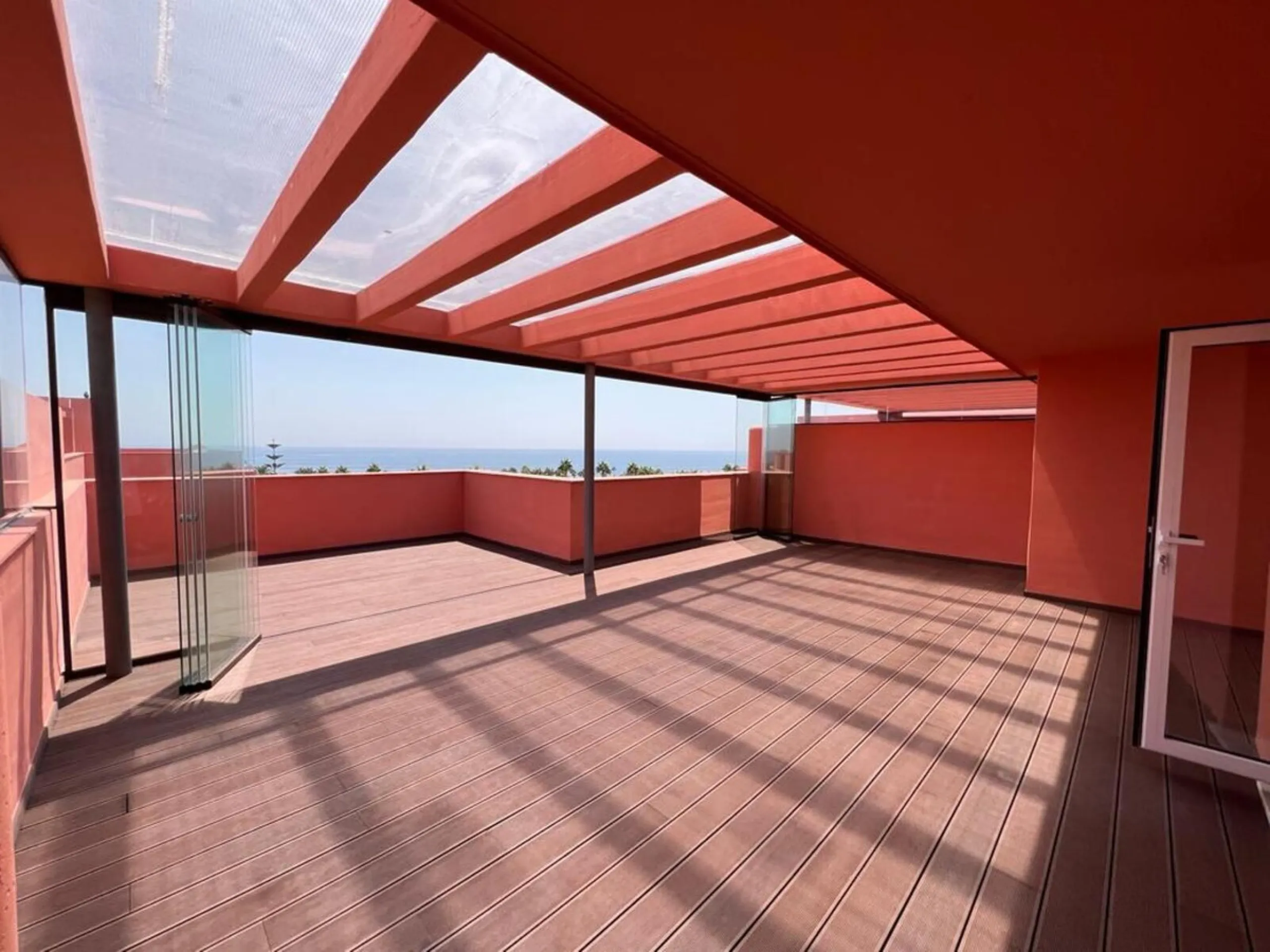 Fabulous penthouse located in a gated community with 24 hour security in Las Salinas, Guadalmansa next to the beach.