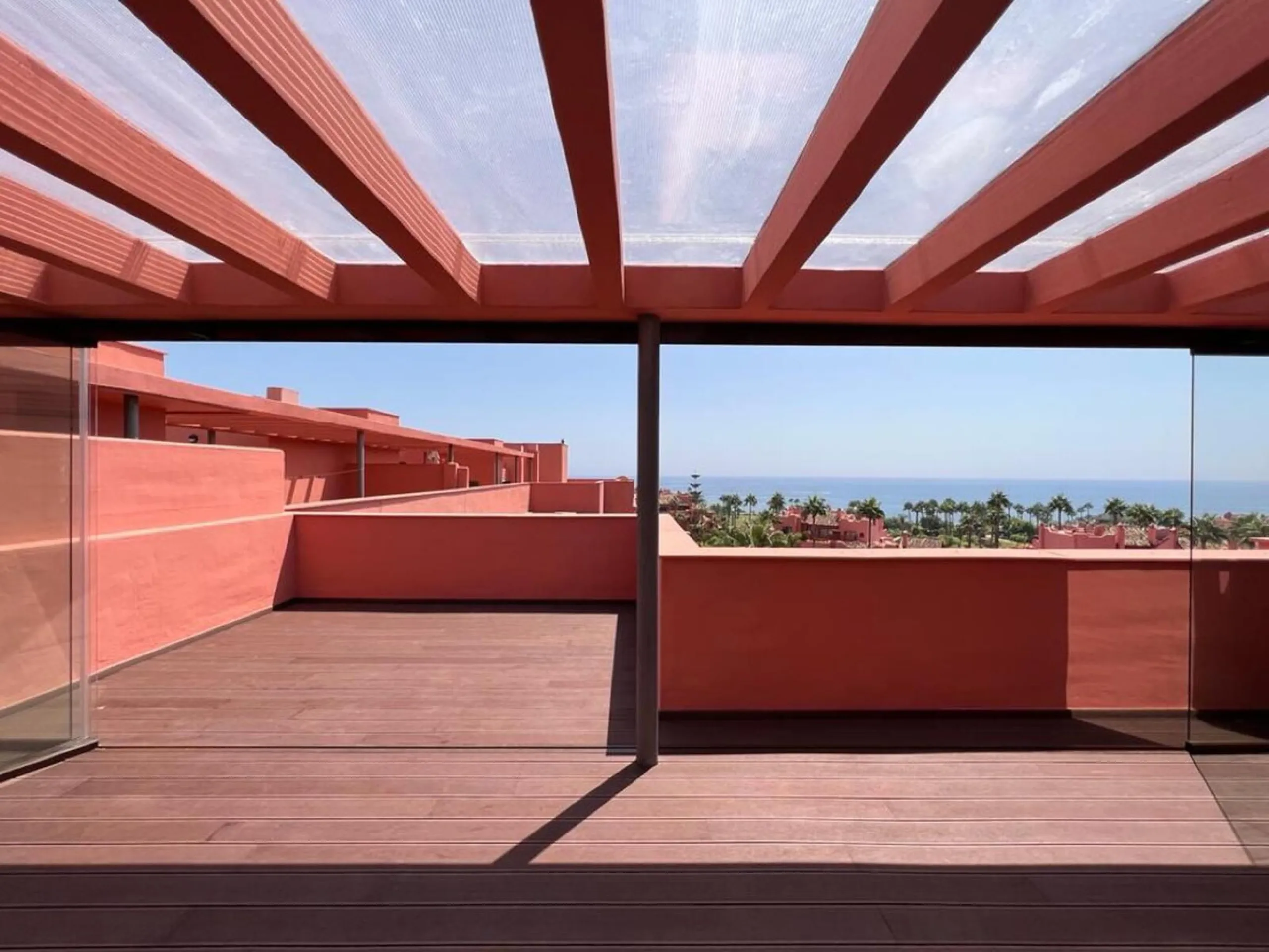 Fabulous penthouse located in a gated community with 24 hour security in Las Salinas, Guadalmansa next to the beach.