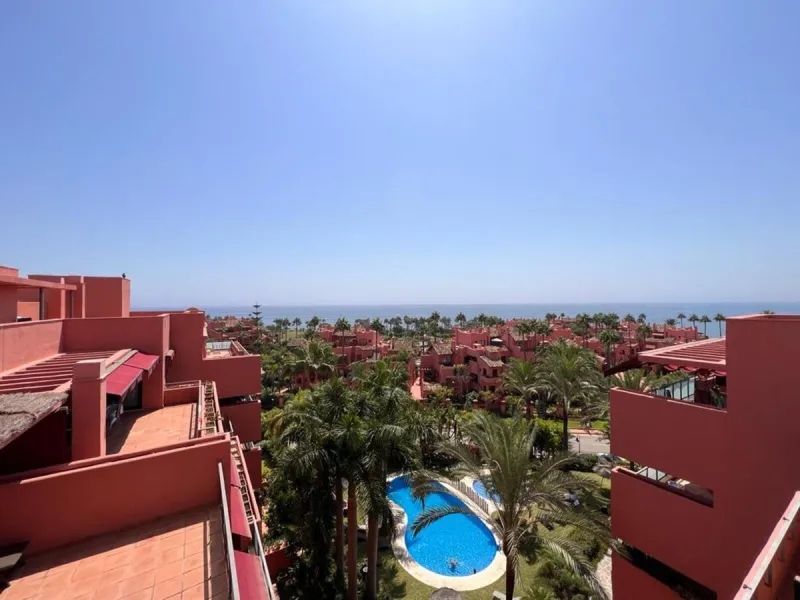 Fabulous penthouse located in a gated community with 24 hour security in Las Salinas, Guadalmansa next to the beach.