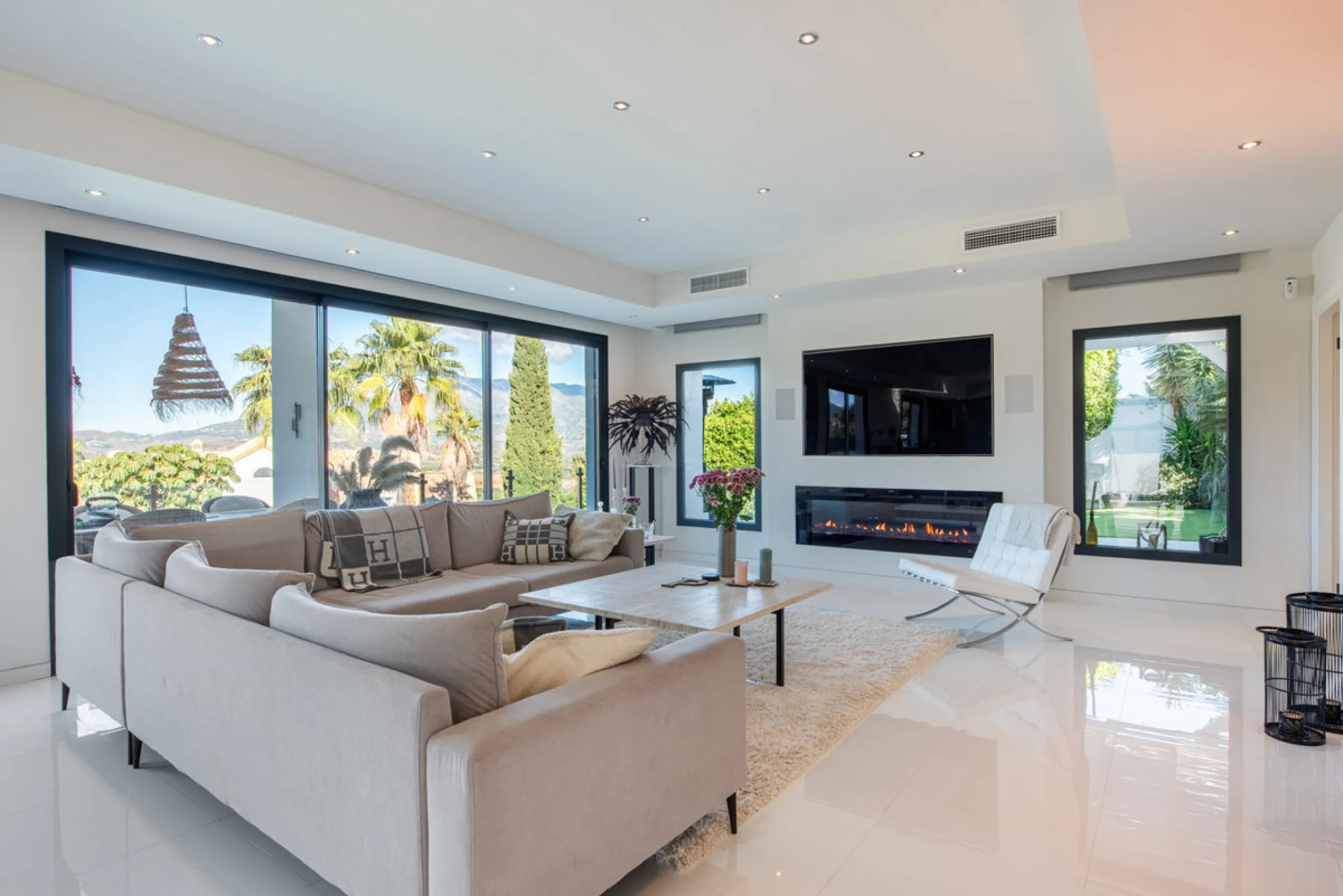 Welcome to this immaculate 4-bedroom villa that will fulfill your dreams.