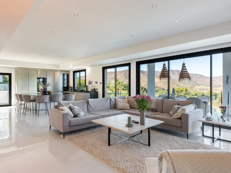Welcome to this immaculate 4-bedroom villa that will fulfill your dreams.