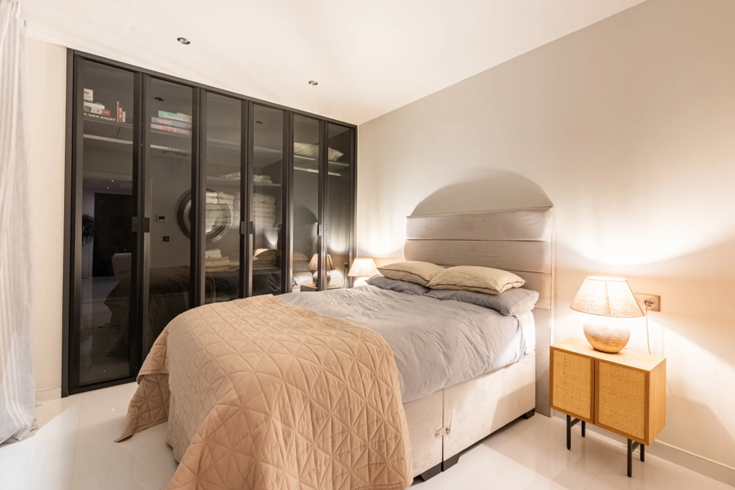 Welcome to this immaculate 4-bedroom villa that will fulfill your dreams.