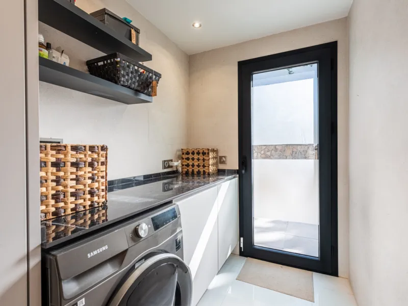 Welcome to this immaculate 4-bedroom villa that will fulfill your dreams.