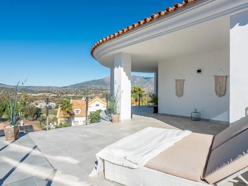 Welcome to this immaculate 4-bedroom villa that will fulfill your dreams.