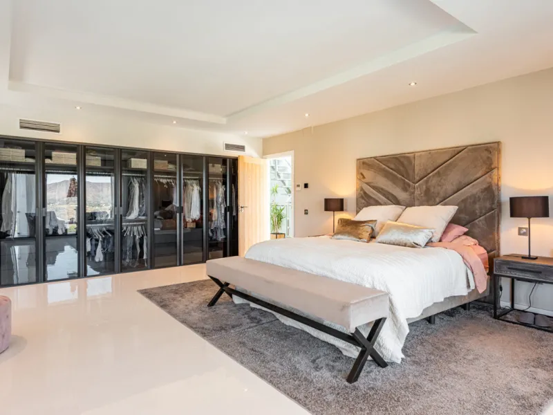 Welcome to this immaculate 4-bedroom villa that will fulfill your dreams.