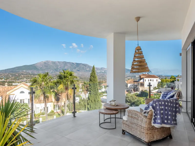 Welcome to this immaculate 4-bedroom villa that will fulfill your dreams.