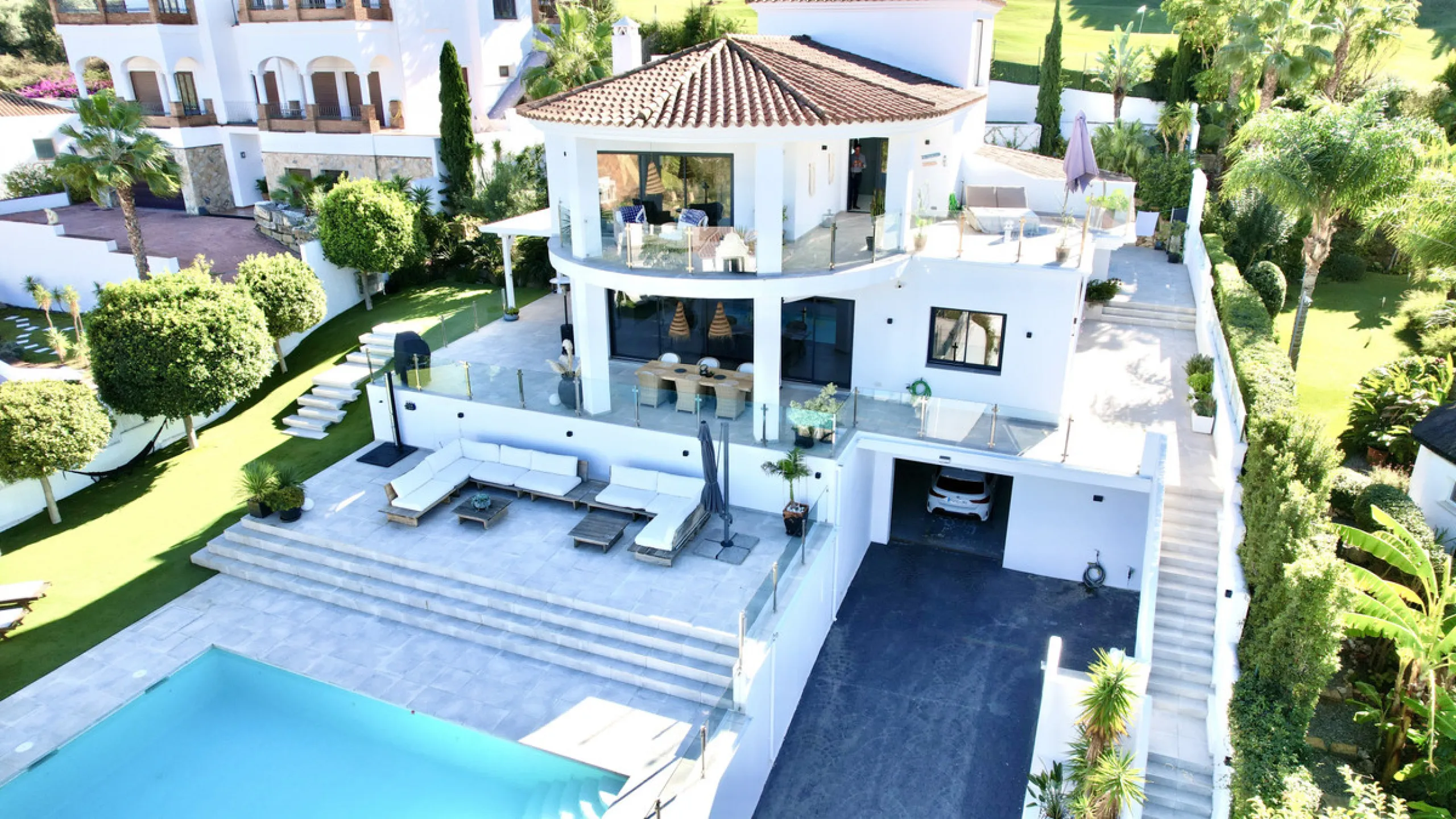Welcome to this immaculate 4-bedroom villa that will fulfill your dreams.