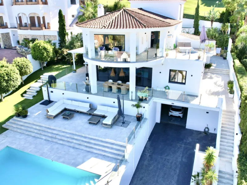 Welcome to this immaculate 4-bedroom villa that will fulfill your dreams.