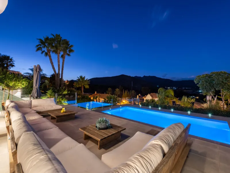 Welcome to this immaculate 4-bedroom villa that will fulfill your dreams.