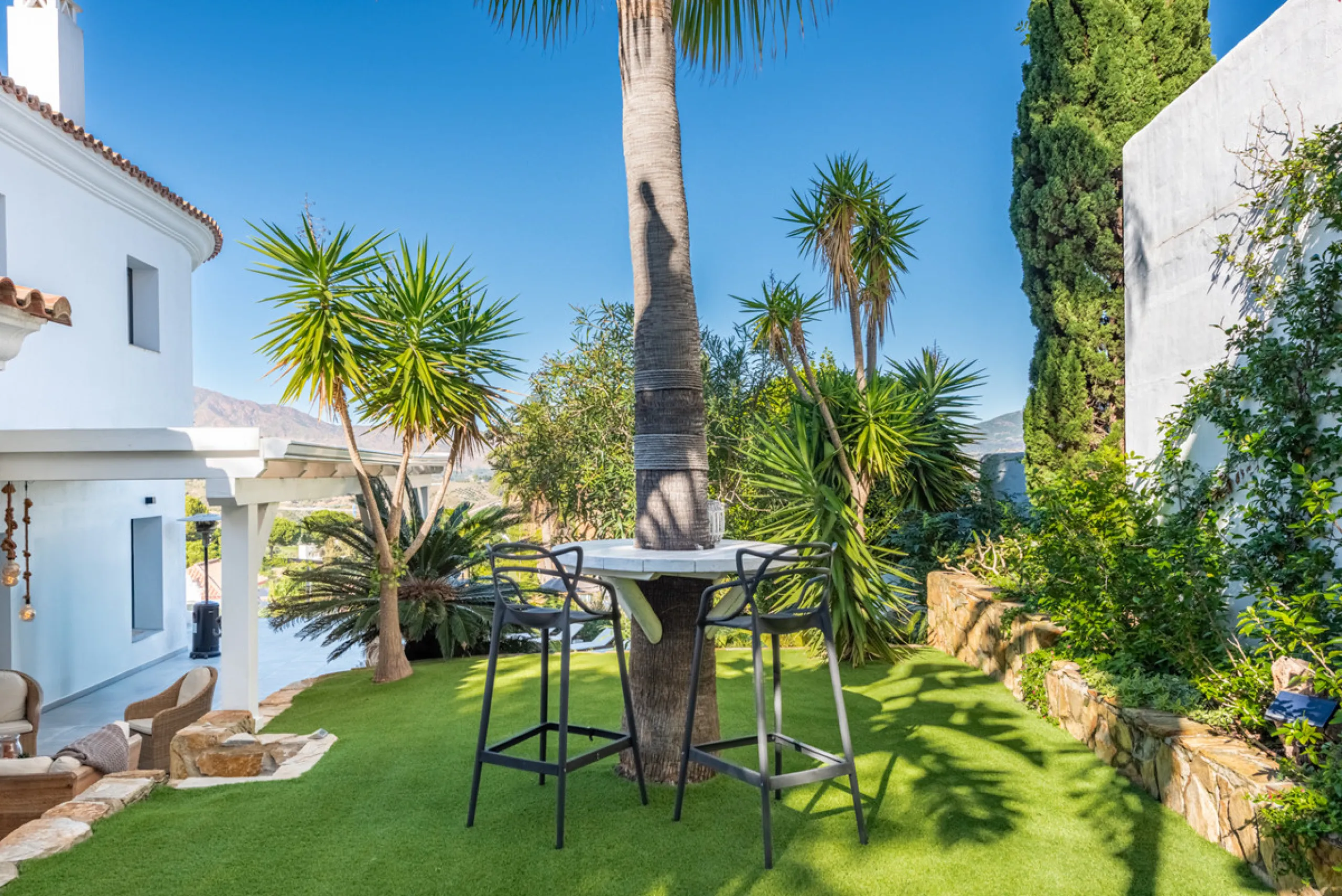 Welcome to this immaculate 4-bedroom villa that will fulfill your dreams.