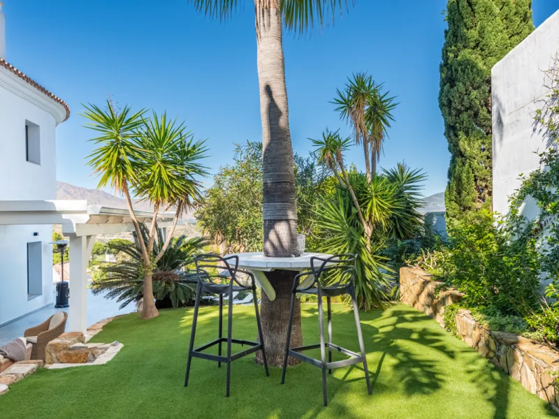 Welcome to this immaculate 4-bedroom villa that will fulfill your dreams.