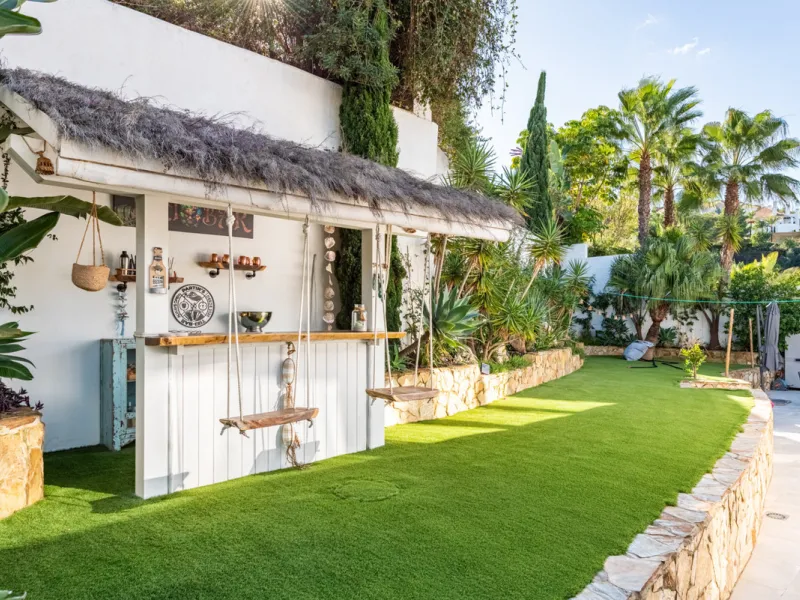 Welcome to this immaculate 4-bedroom villa that will fulfill your dreams.