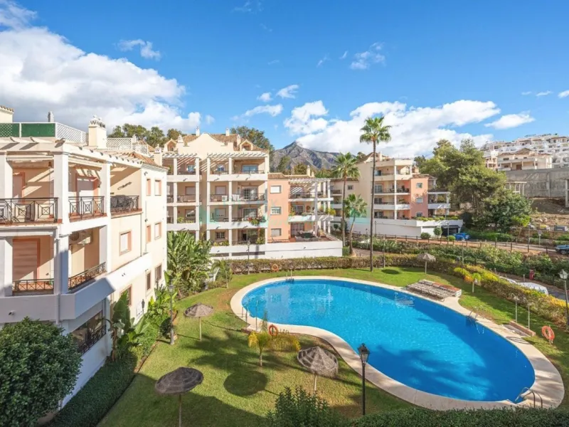Spacious and bright apartment in the heart of Nueva Andalucía, Marbella.