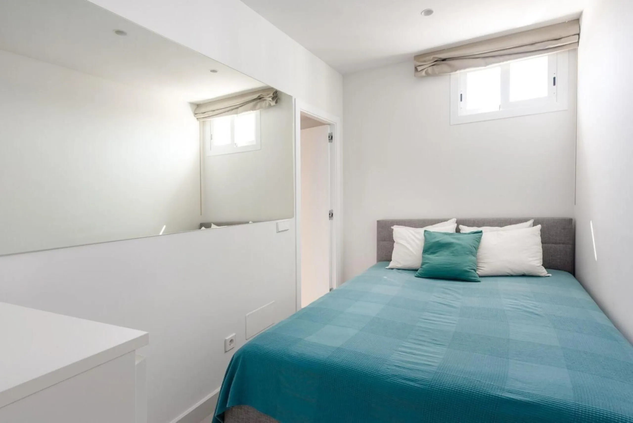 Frontline Puerto Banús Apartment with Panoramic Views
