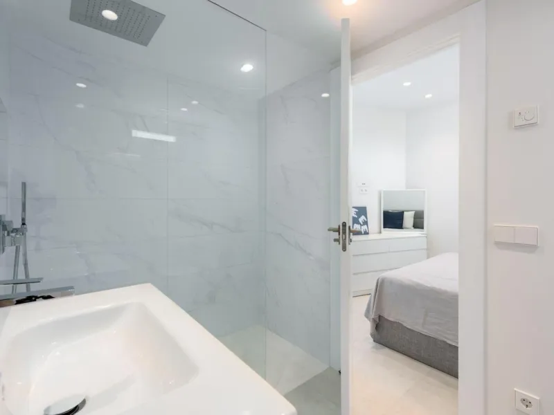Frontline Puerto Banús Apartment with Panoramic Views