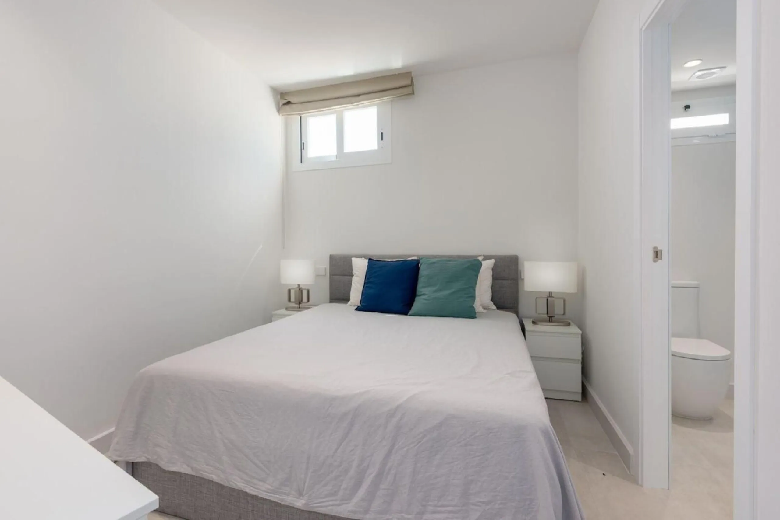 Frontline Puerto Banús Apartment with Panoramic Views