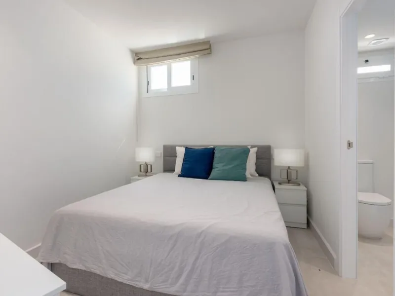 Frontline Puerto Banús Apartment with Panoramic Views