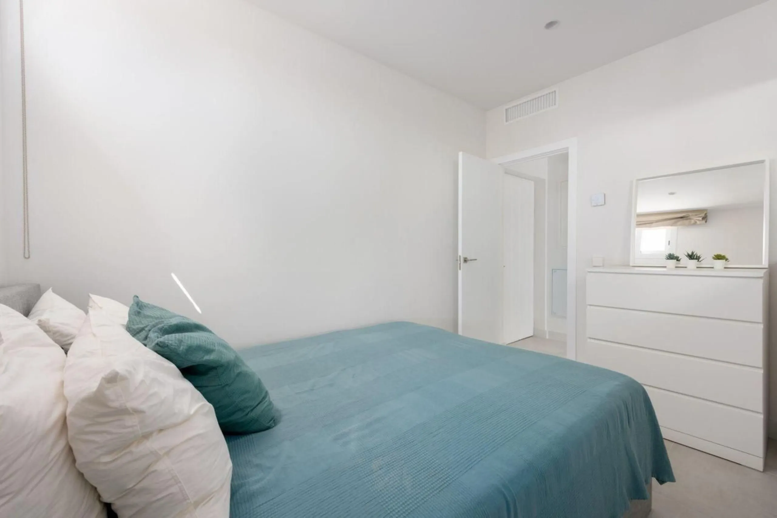 Frontline Puerto Banús Apartment with Panoramic Views