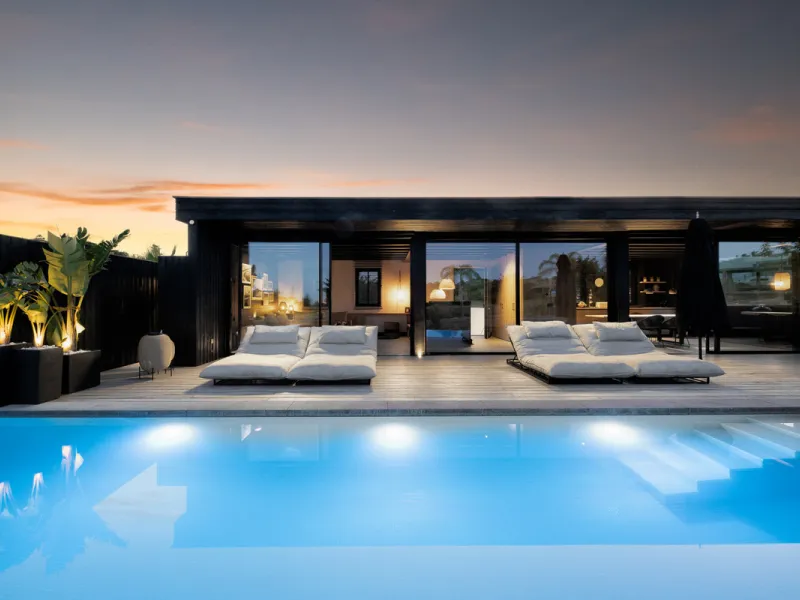 House - Detached Villa в продаже в Estepona, Málaga. В доме 4 спален и 4 ванных комнат. Площадь дома 188 м². Площадь участка 777 м²