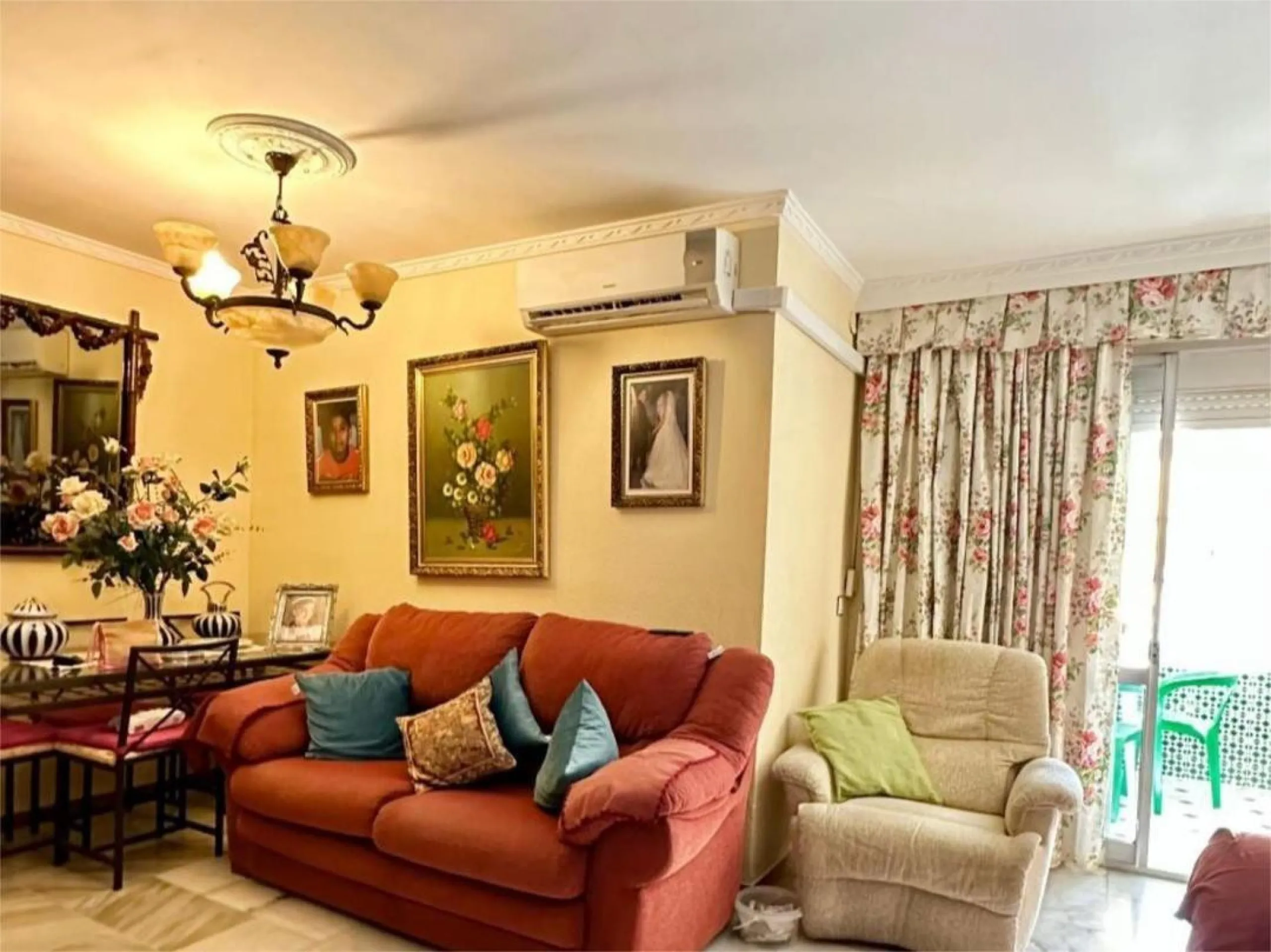 Apartment - Middle Floor Apartment в продаже в Torremolinos, Málaga. В доме 4 спален и 2 ванных комнат. Площадь дома 122 м²