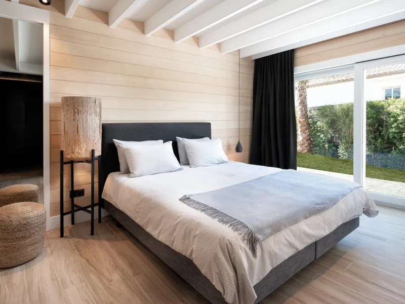 House - Detached Villa в продаже в Estepona, Málaga. В доме 4 спален и 4 ванных комнат. Площадь дома 188 м². Площадь участка 777 м²
