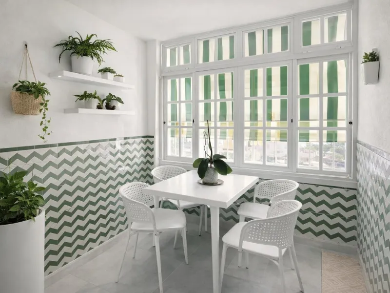 Apartment - Middle Floor Apartment в продаже в Torremolinos, Málaga. В доме 4 спален и 2 ванных комнат. Площадь дома 122 м²