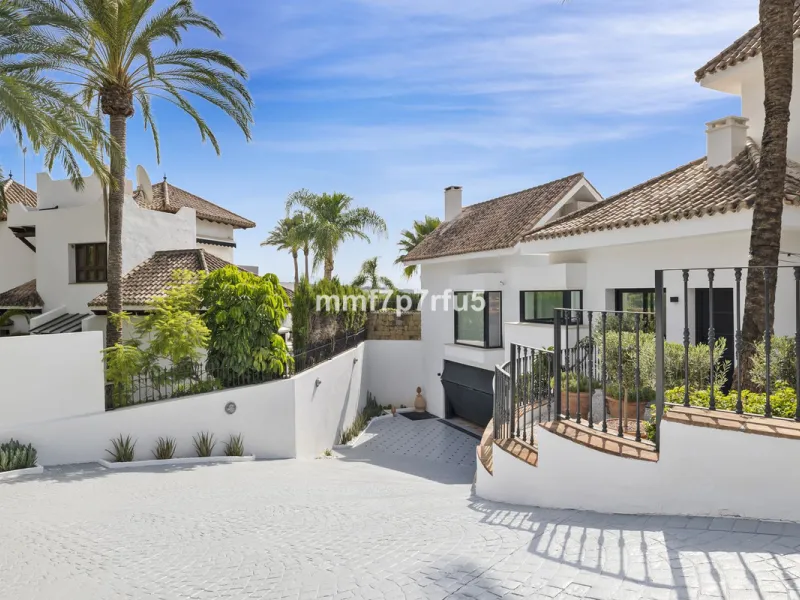 Modern Eco-Friendly Luxury Villa in Las Lomas del Marbella Club