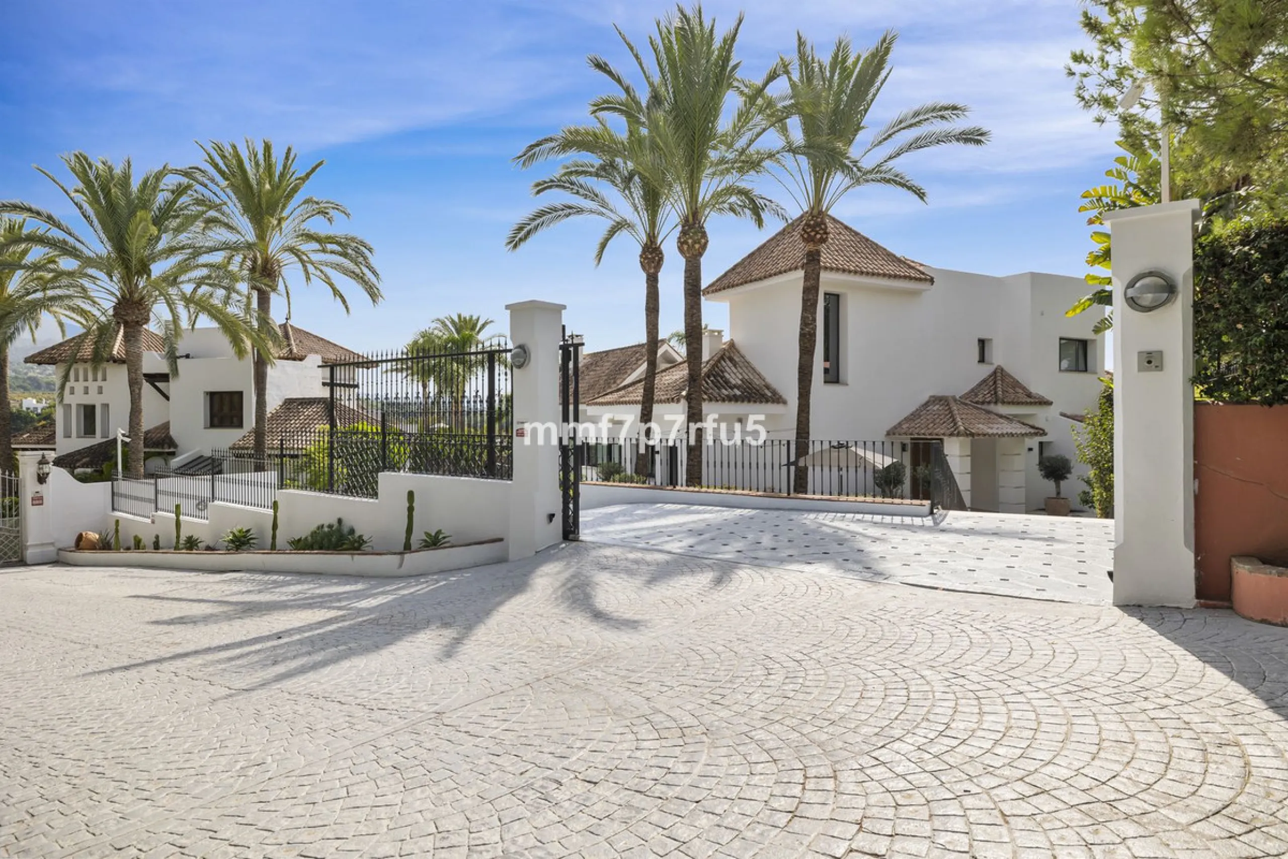 Modern Eco-Friendly Luxury Villa in Las Lomas del Marbella Club