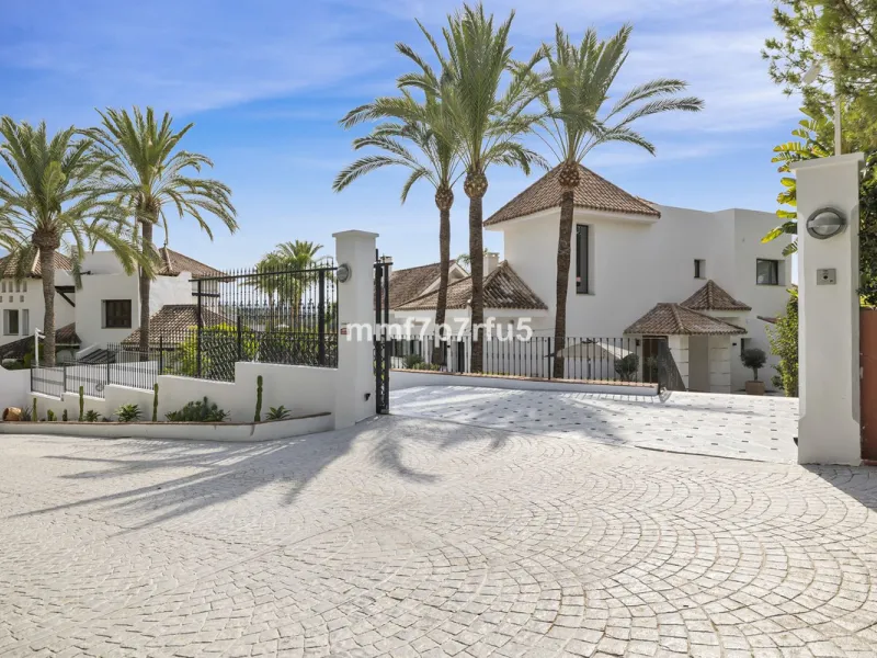 Modern Eco-Friendly Luxury Villa in Las Lomas del Marbella Club