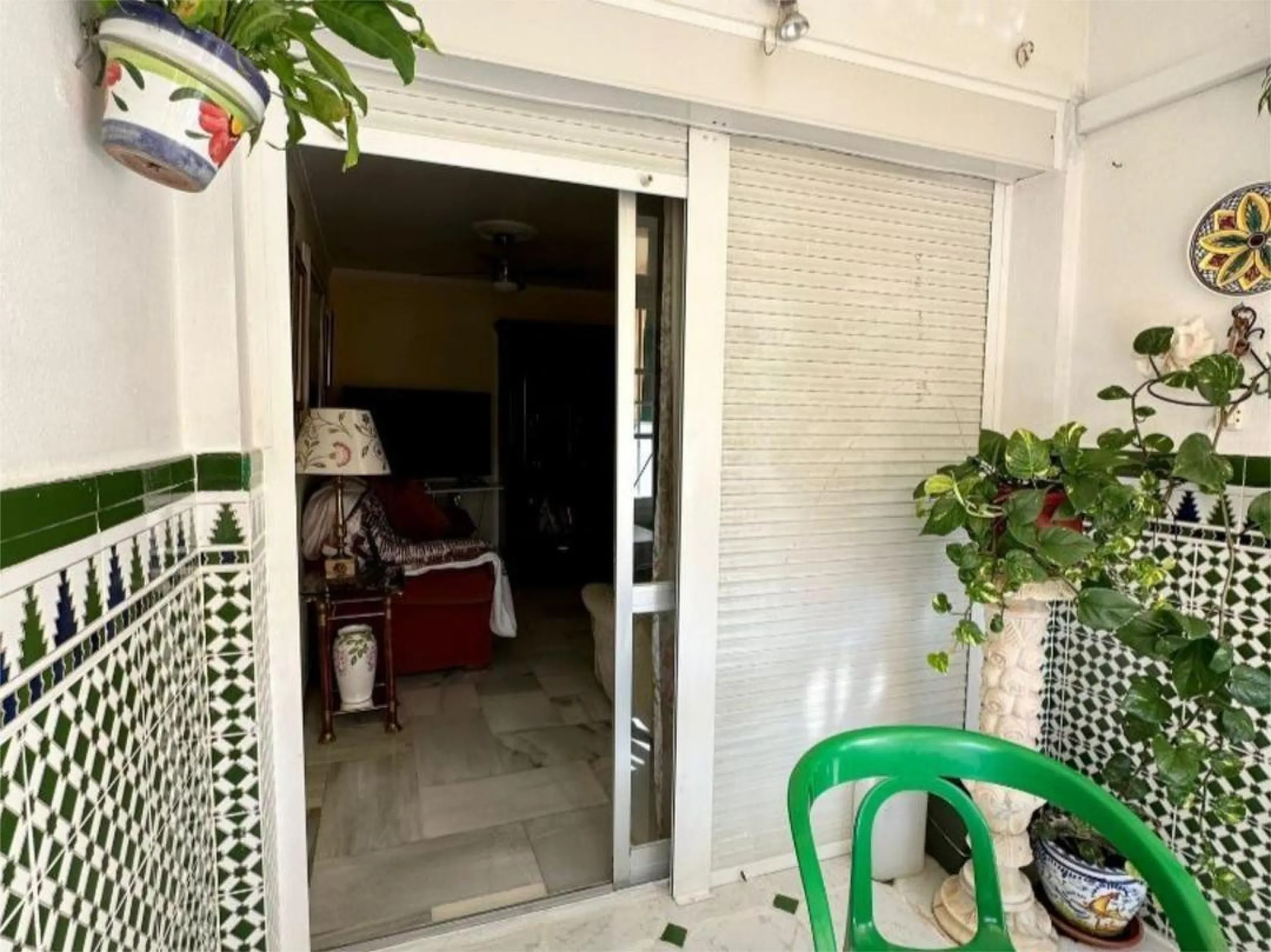 Apartment - Middle Floor Apartment в продаже в Torremolinos, Málaga. В доме 4 спален и 2 ванных комнат. Площадь дома 122 м²