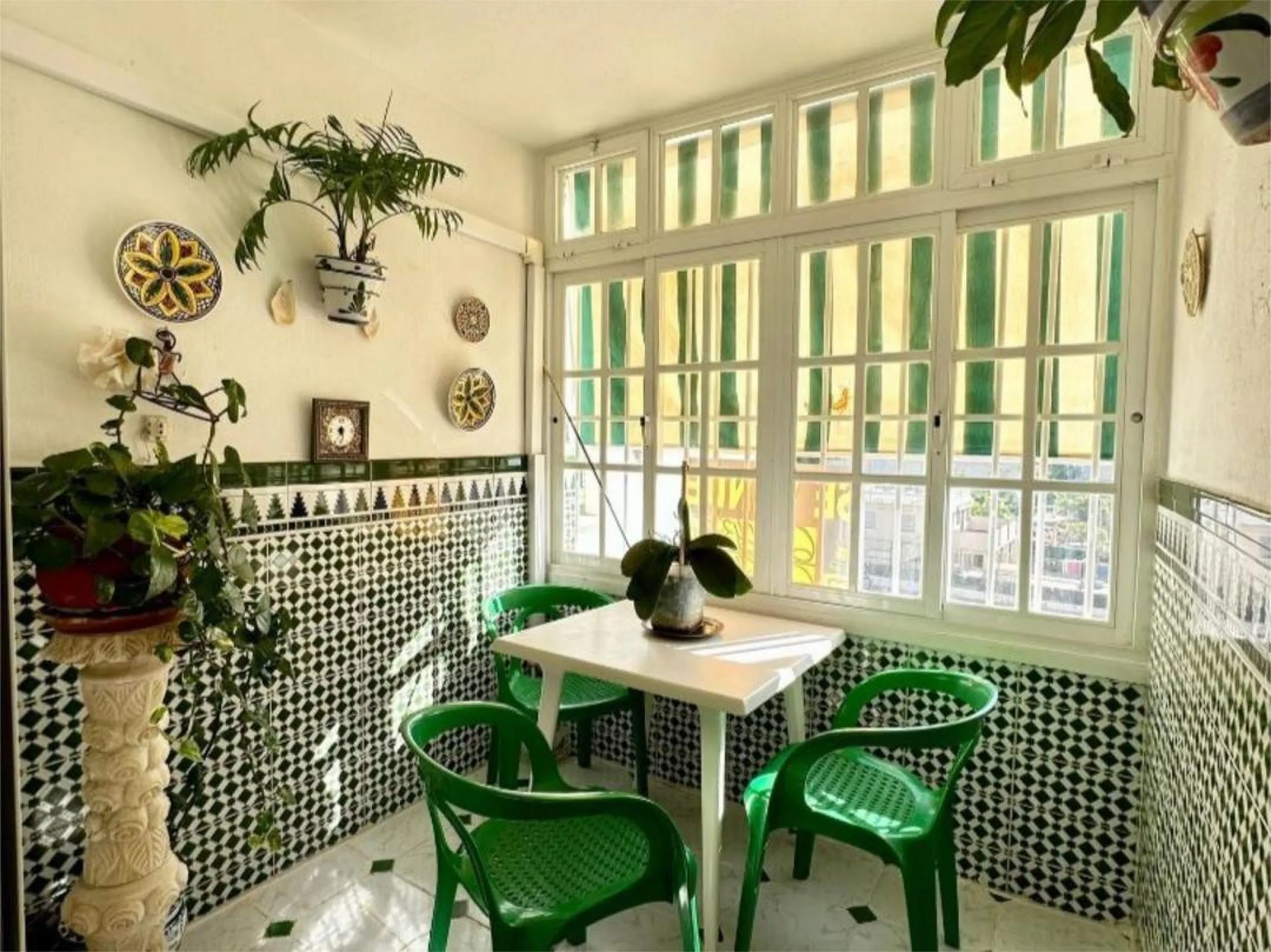 Apartment - Middle Floor Apartment в продаже в Torremolinos, Málaga. В доме 4 спален и 2 ванных комнат. Площадь дома 122 м²