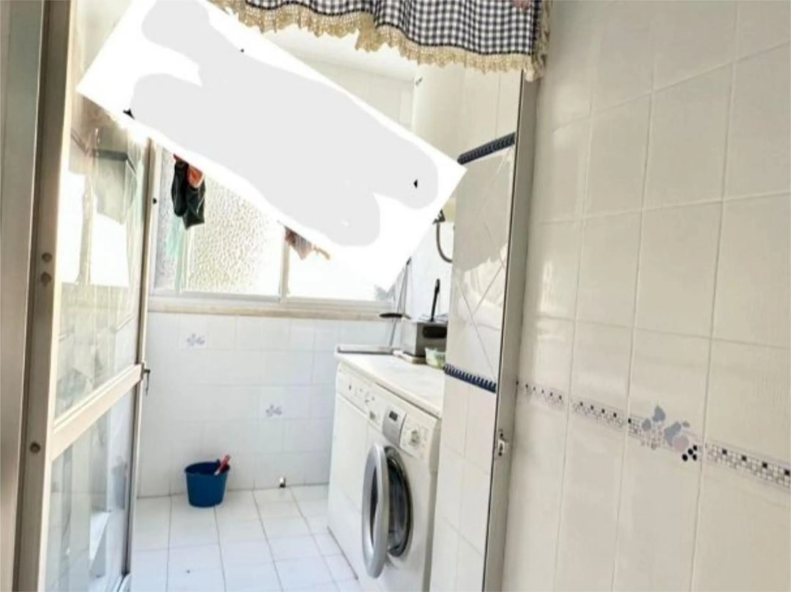 Apartment - Middle Floor Apartment в продаже в Torremolinos, Málaga. В доме 4 спален и 2 ванных комнат. Площадь дома 122 м²