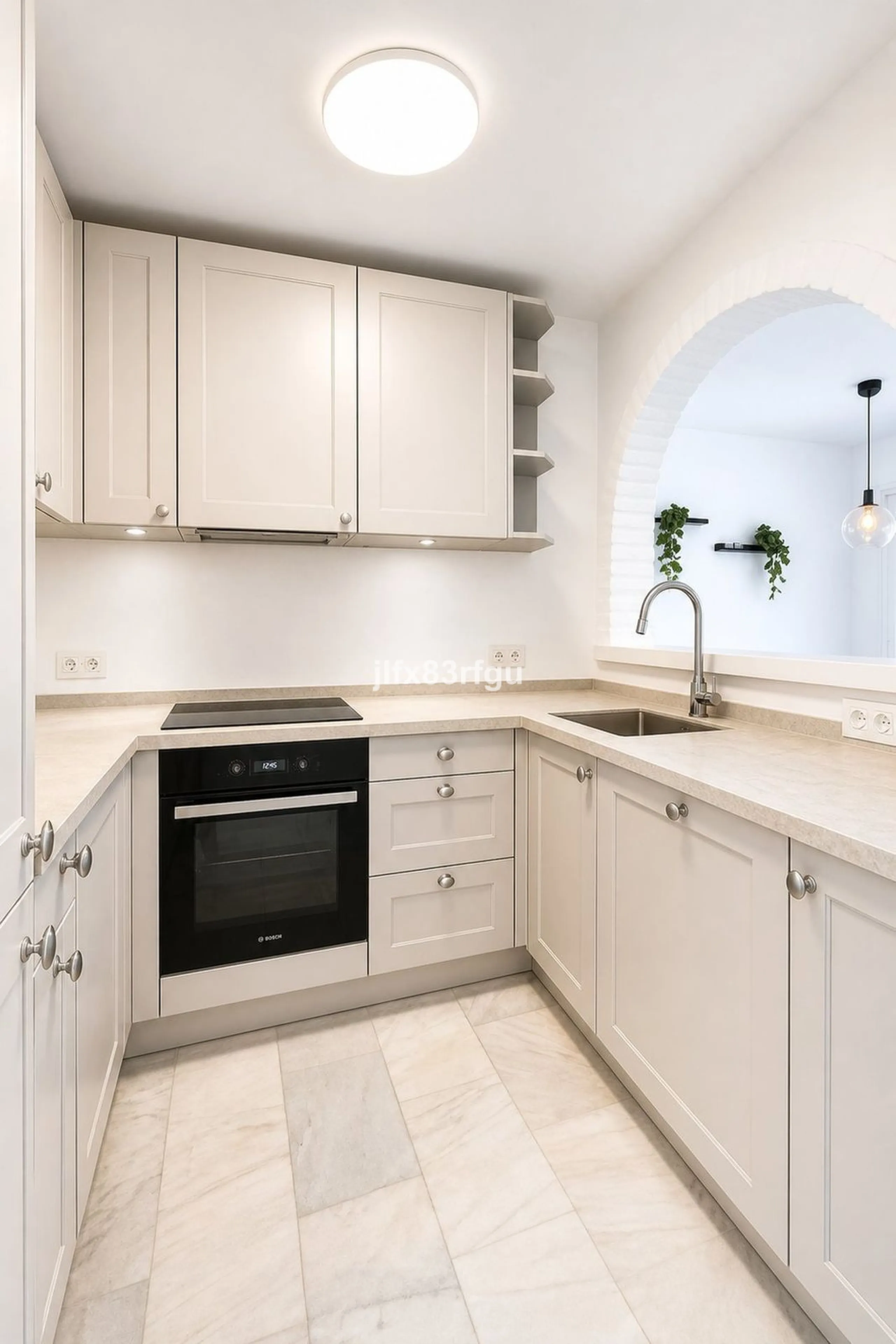 This renovated frontline-golf apartment in La Siesta de Mijas Golf offers a practical layout and a comfortable setting with direct views over the course. Renovated for €50,000  and sold fully furnished, it is ready to use immediately - either as a home or