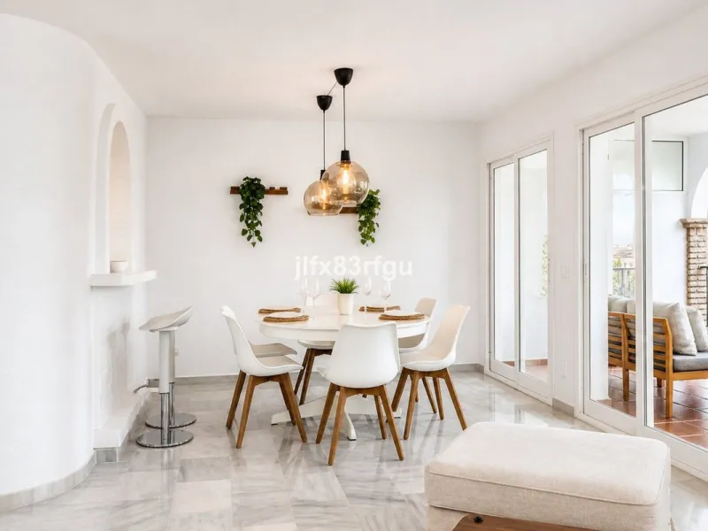 This renovated frontline-golf apartment in La Siesta de Mijas Golf offers a practical layout and a comfortable setting with direct views over the course. Renovated for €50,000  and sold fully furnished, it is ready to use immediately - either as a home or