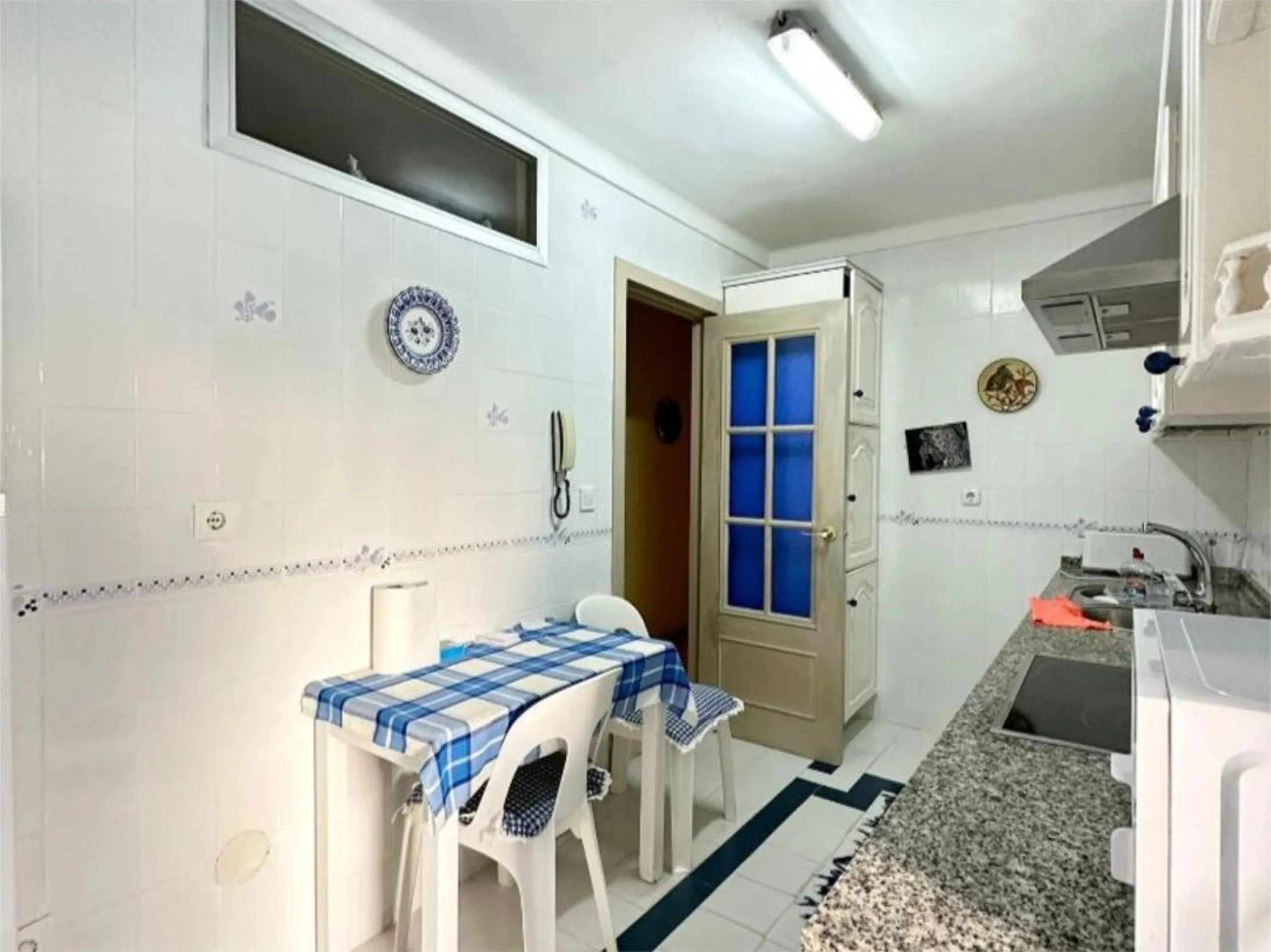 Apartment - Middle Floor Apartment в продаже в Torremolinos, Málaga. В доме 4 спален и 2 ванных комнат. Площадь дома 122 м²